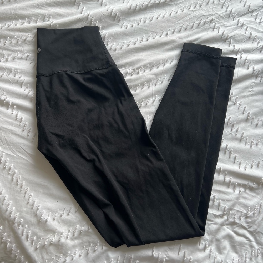 Black LULULEMON leggings 🍋